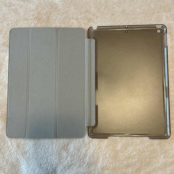 iPad case 7th generation - Picture 2 of 4
